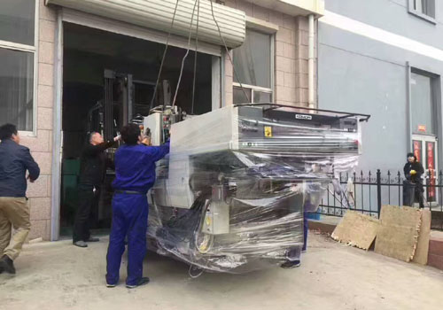 进口印刷机清关后给客户配送 进口印刷机清关后给客户配送